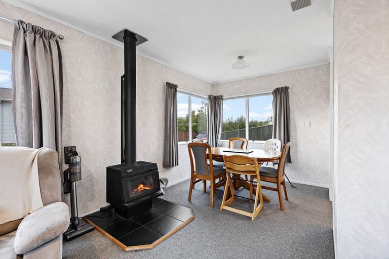 Photo of property in 105 Hillcrest Drive, Kelvin Grove, Palmerston North, 4414