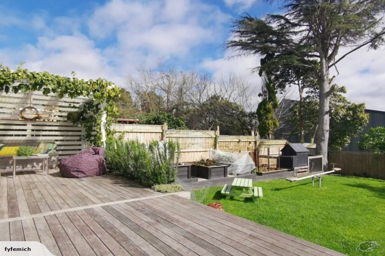 Photo of property in 25b Lidcombe Place, Avondale, Auckland, 1026