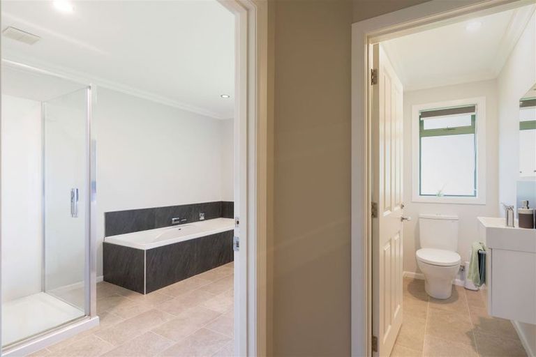 Photo of property in 20 Wakefield Road, Levin, 5571