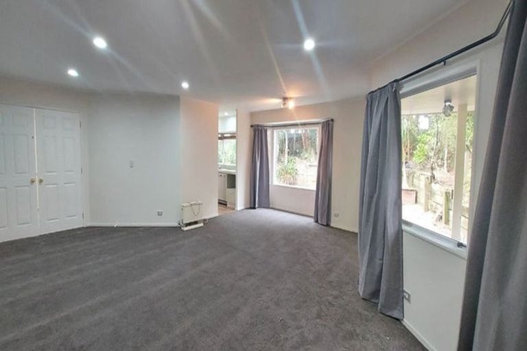 Photo of property in 825 Chapel Road, Shamrock Park, Auckland, 2016