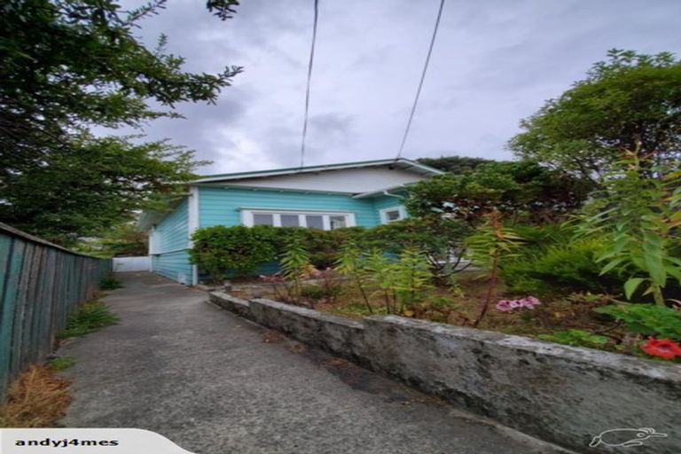 Photo of property in 56 Freyberg Street, Lyall Bay, Wellington, 6022