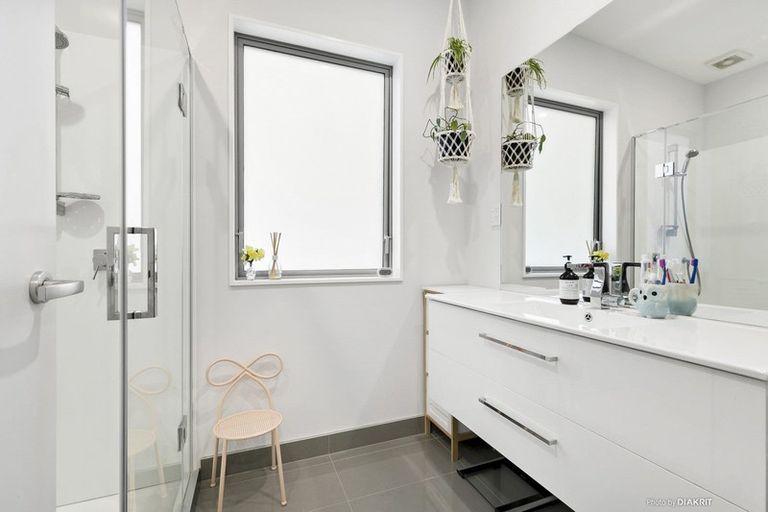 Photo of property in 1/24 Tamar Street, Island Bay, Wellington, 6023