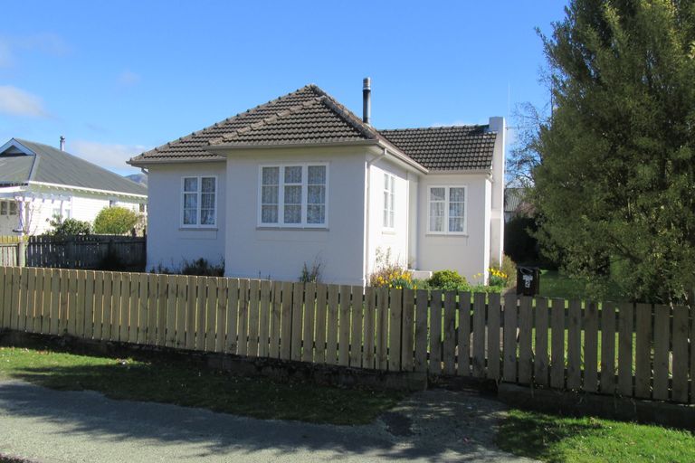 Photo of property in 2 Belt Street, Waimate, 7924