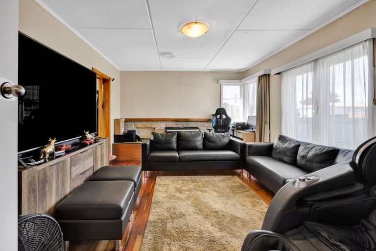 Photo of property in 8 Pacey Avenue, Hawera, 4610