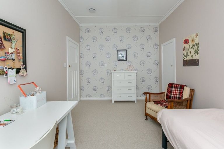 Photo of property in 34 Fitzroy Road, Bluff Hill, Napier, 4110