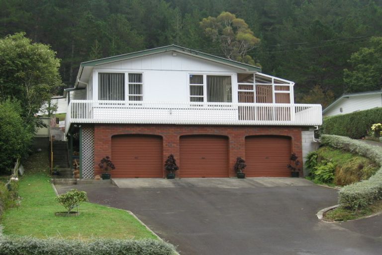 Photo of property in 50 Elmslie Road, Pinehaven, Upper Hutt, 5019
