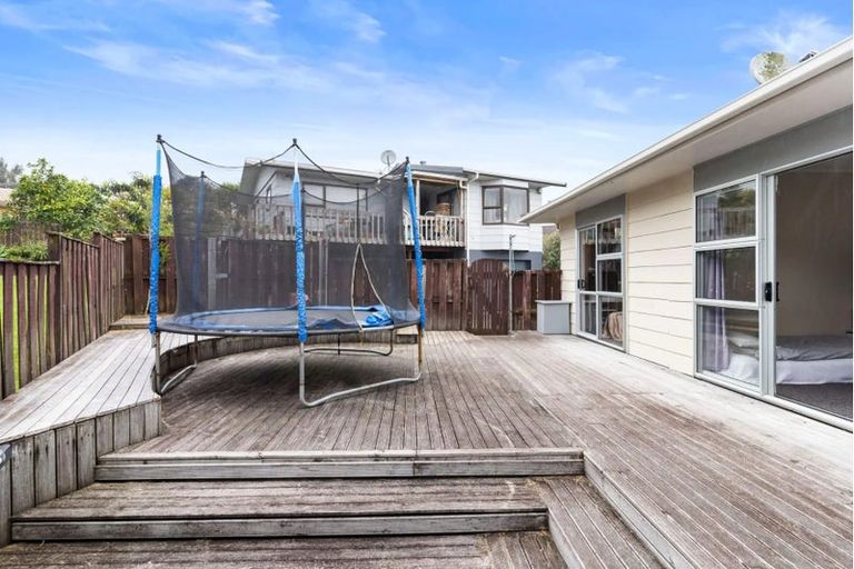 Photo of property in 1/14 Waari Avenue, Sunnyvale, Auckland, 0612