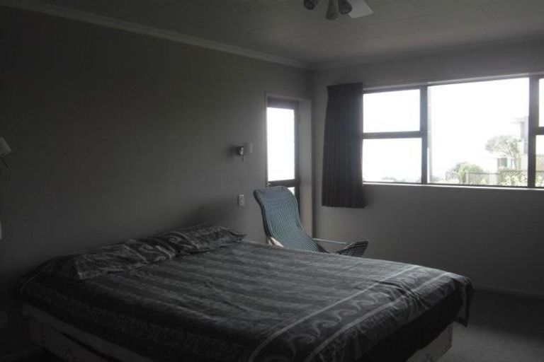 Photo of property in 21 South Road, Moturoa, New Plymouth, 4310