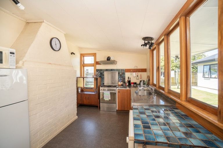 Photo of property in 16 Lombard Street, Palmerston North, 4410