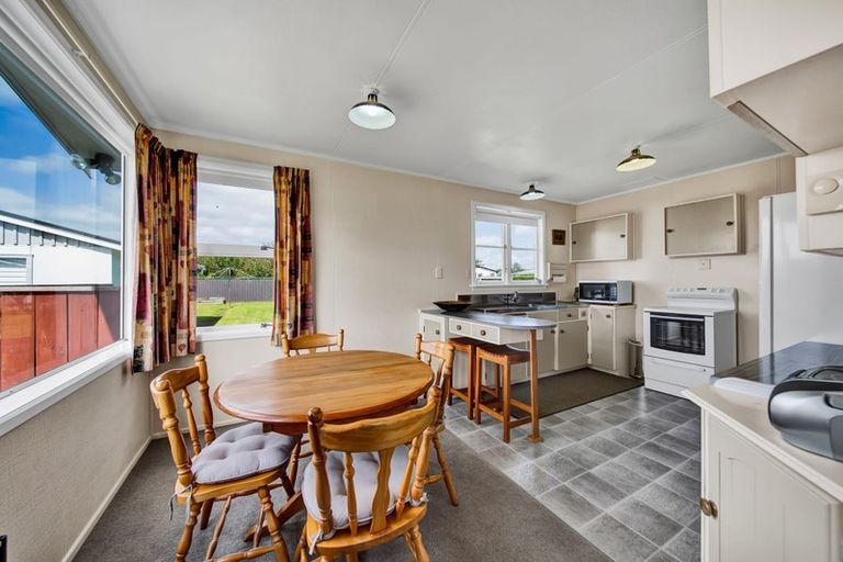 Photo of property in 17 Grey Street, Normanby, Hawera, 4614
