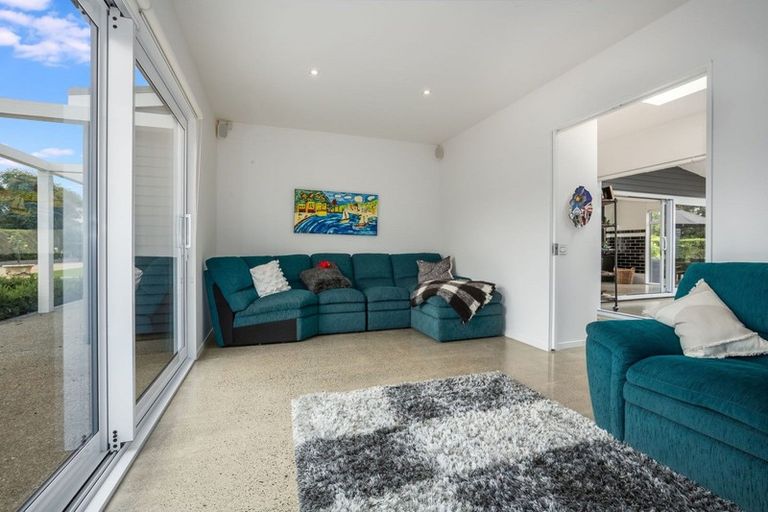 Photo of property in 342a Tararua Road, Levin, 5571