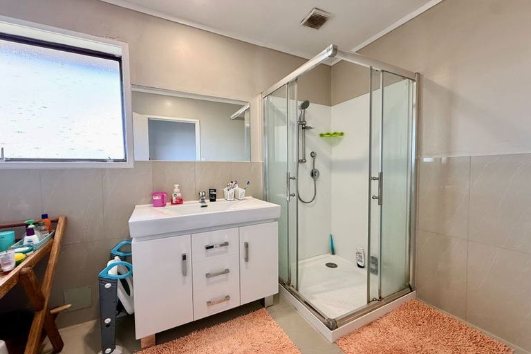 Photo of property in 2/1 Parker Avenue, New Lynn, Auckland, 0600