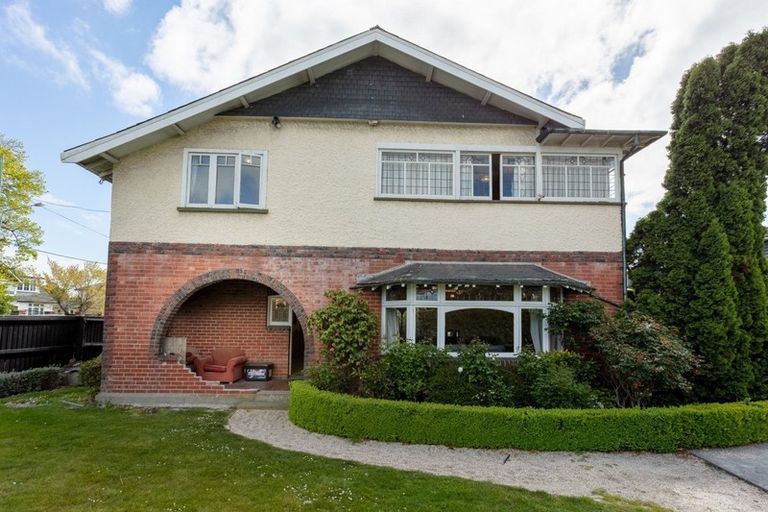 Photo of property in 23 Straven Road, Riccarton, Christchurch, 8011