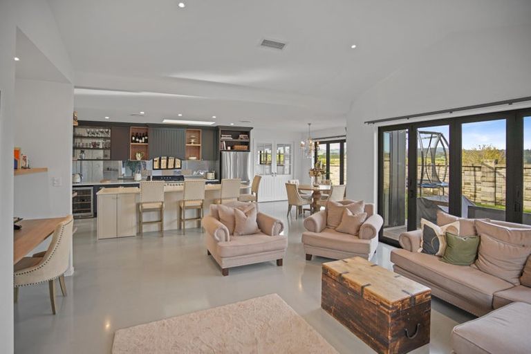 Photo of property in 10 Saint Thomas Avenue, Pyes Pa, Tauranga, 3112