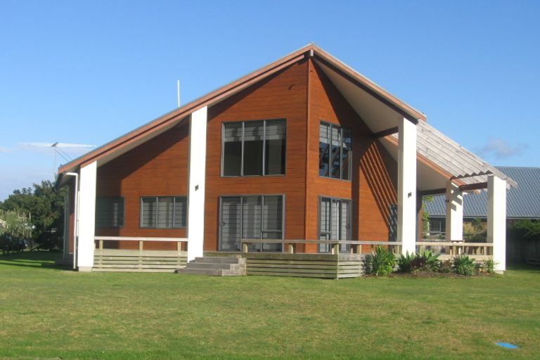 Photo of property in 105 Pacific Parade, Matarangi, Whitianga, 3592