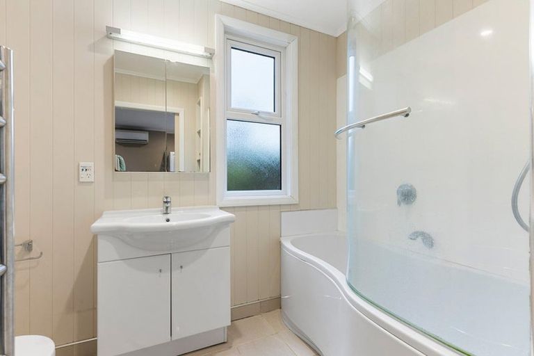 Photo of property in 88 Broderick Road, Johnsonville, Wellington, 6037