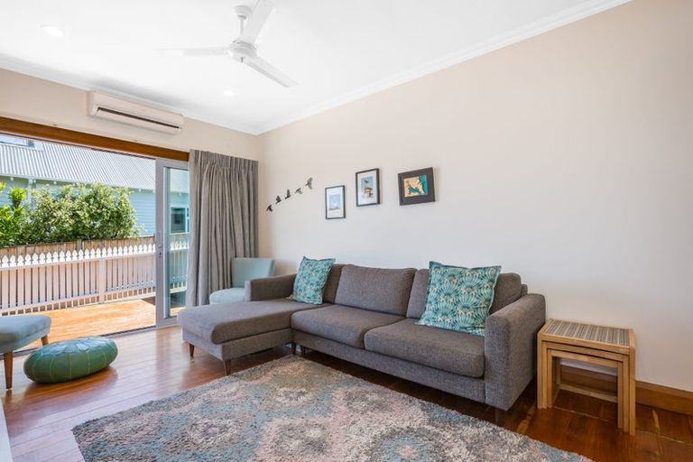 Photo of property in 4b Bay Drive, Titahi Bay, Porirua, 5022