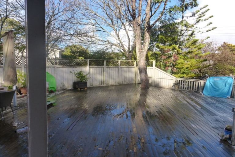Photo of property in 59 Captain Scott Road, Glen Eden, Auckland, 0602