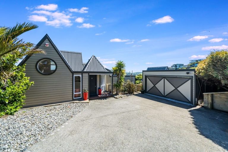 Photo of property in 13 Ettrick Grove, Papakowhai, Porirua, 5024