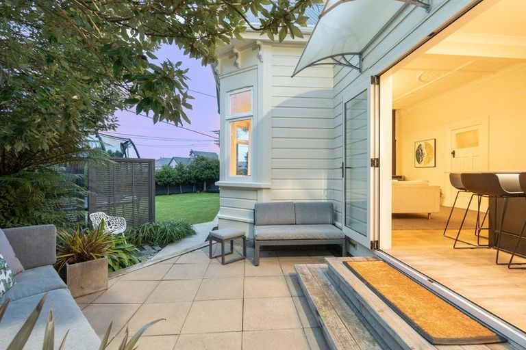 Photo of property in 72 Hargest Crescent, Saint Clair, Dunedin, 9012