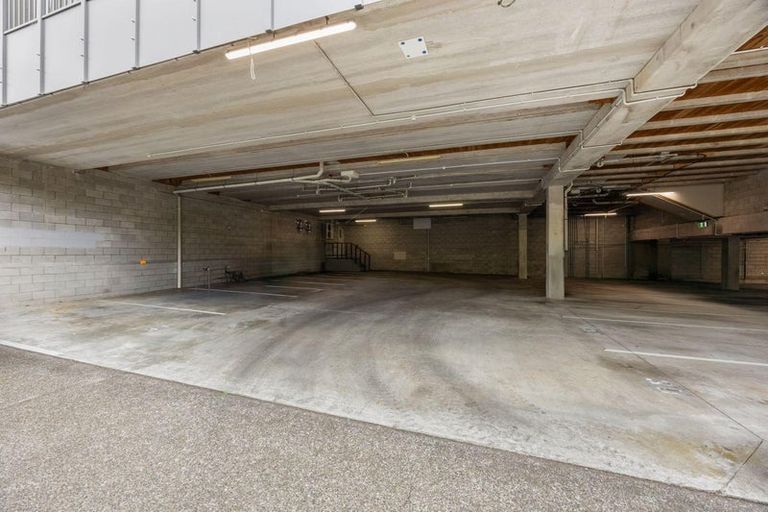 Photo of property in 12 Imperial Place, Henderson, Auckland, 0612