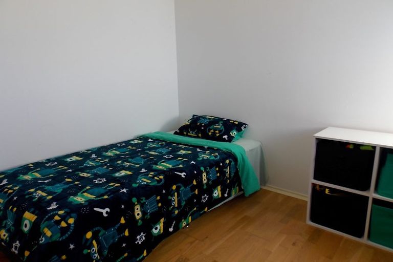 Photo of property in 107 Ashton Fitchett Drive, Brooklyn, Wellington, 6021