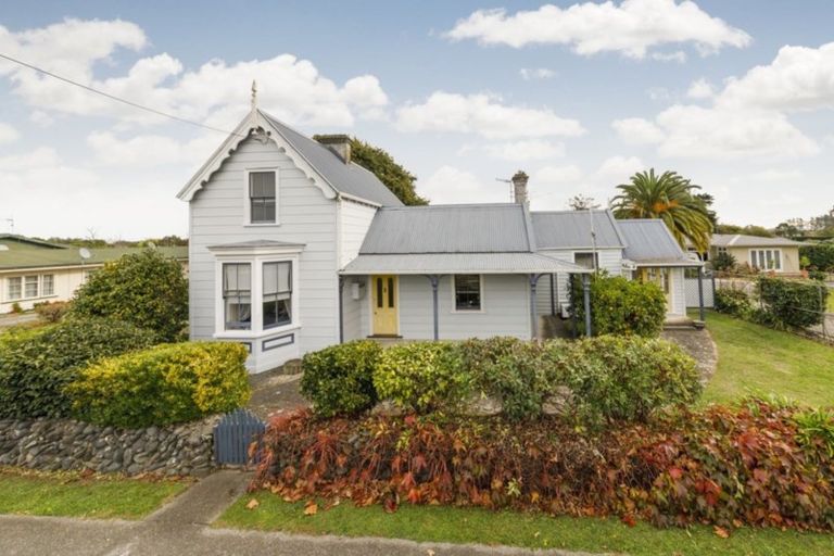 Photo of property in 15 Daniell Street, Bulls, 4818