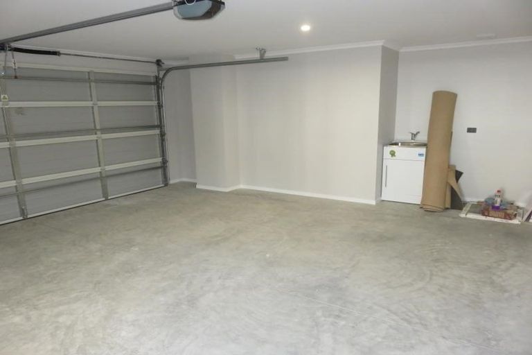 Photo of property in 102 Melksham Drive, Churton Park, Wellington, 6037