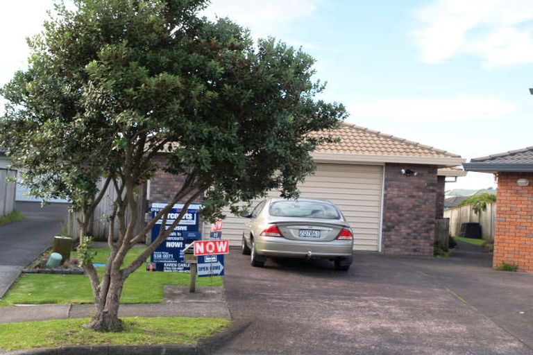 Photo of property in 1/19 Pajaro Place, Golflands, Auckland, 2013