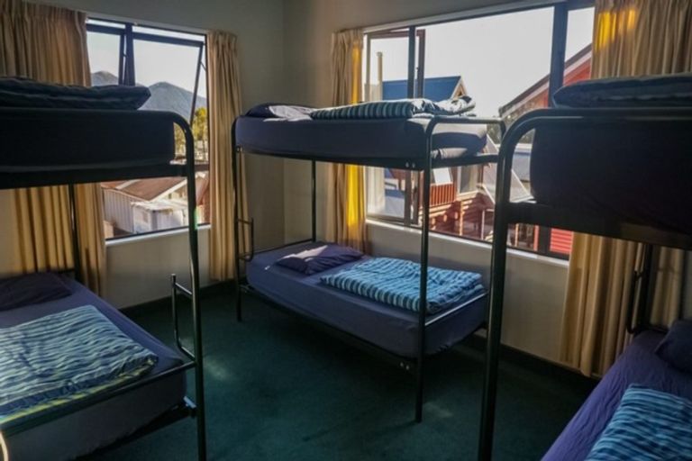 Photo of property in 9 Cron Avenue, Te Atatu South, Auckland, 0610