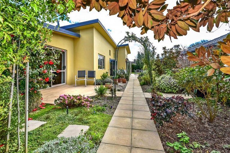 Photo of property in 10 Elmslie Grove, Halswell, Christchurch, 8025