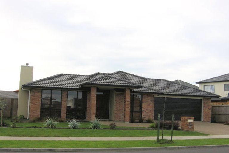 Photo of property in 6 Cyril French Drive, Flat Bush, Auckland, 2016