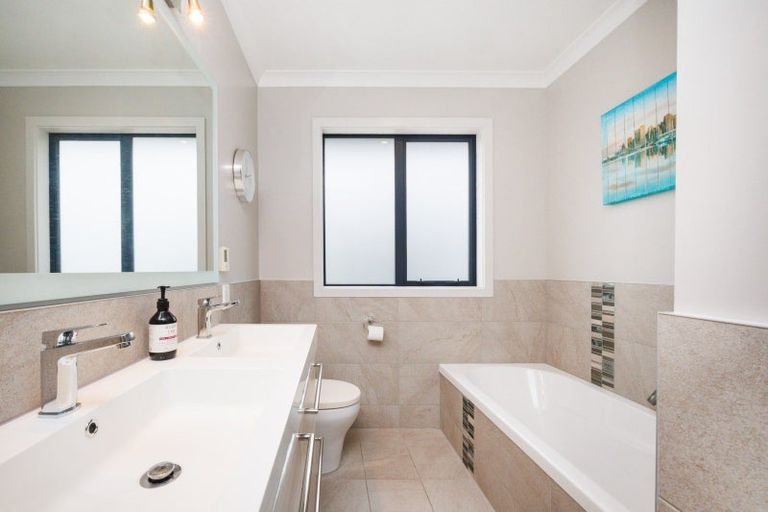 Photo of property in 18 Oak Crescent, Ashhurst, 4810