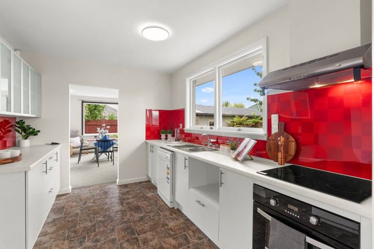 Photo of property in 43a Cullahill Street, Harewood, Christchurch, 8051