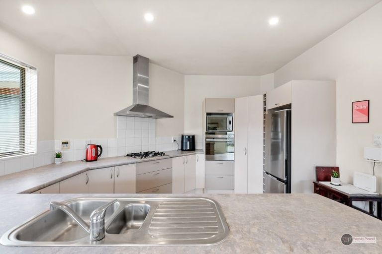 Photo of property in 10a Bracken Street, Wallaceville, Upper Hutt, 5018