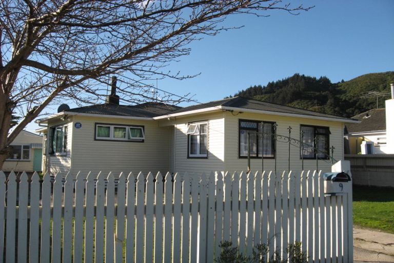 Photo of property in 9 Petrie Street, Wainuiomata, Lower Hutt, 5014