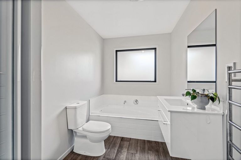 Photo of property in 8 Merino Street, Marshland, Christchurch, 8083