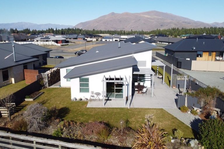 Photo of property in 12 Lakeland Avenue, Twizel, 7901