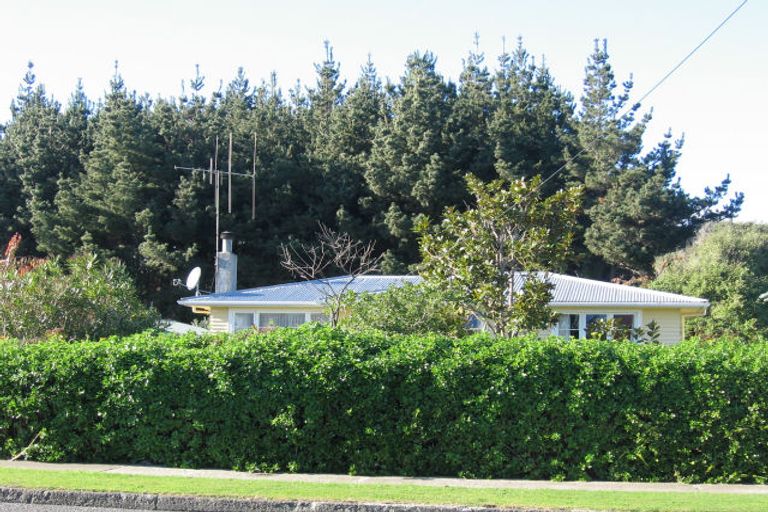 Photo of property in 24 Te Rauparaha Street, Otaki, 5512