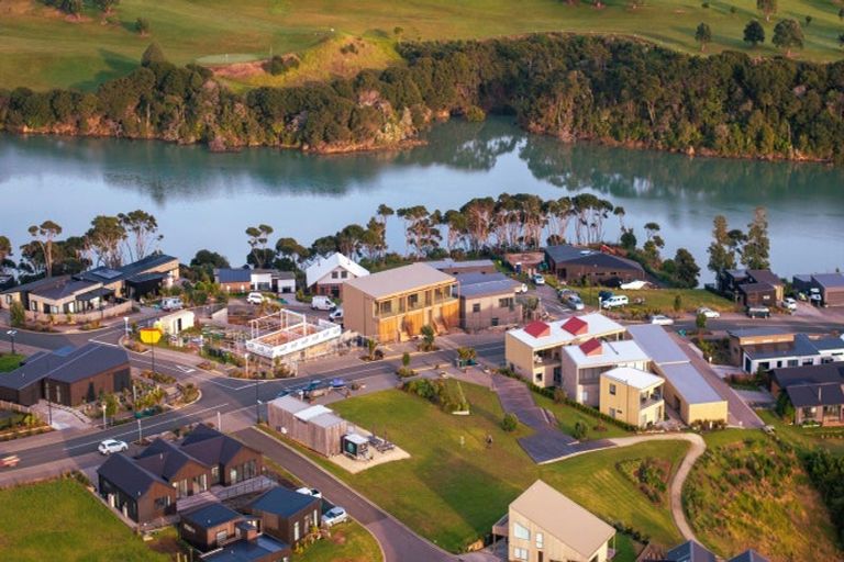 Photo of property in 28 Rangitahi Road, Raglan, 3225