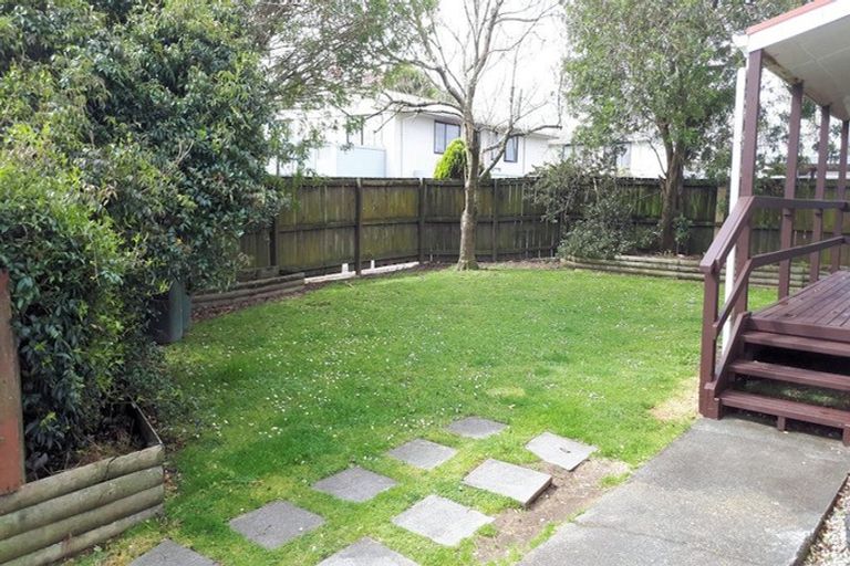 Photo of property in 9b Nearco Street, Randwick Park, Auckland, 2105