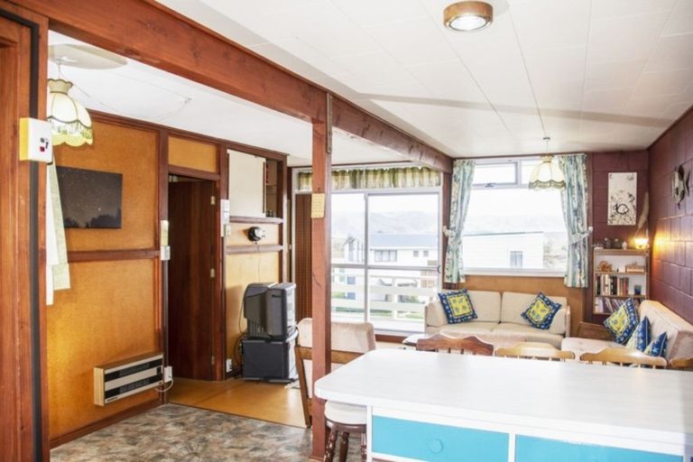 Photo of property in 8b Koura Crescent, Mahia, 4198