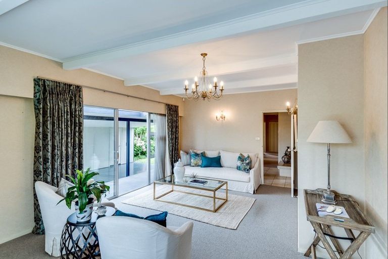 Photo of property in 32 Saint Hill Lane, Havelock North, 4130