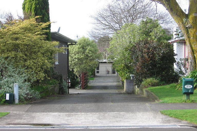 Photo of property in 37 Lincoln Terrace, Hokowhitu, Palmerston North, 4410