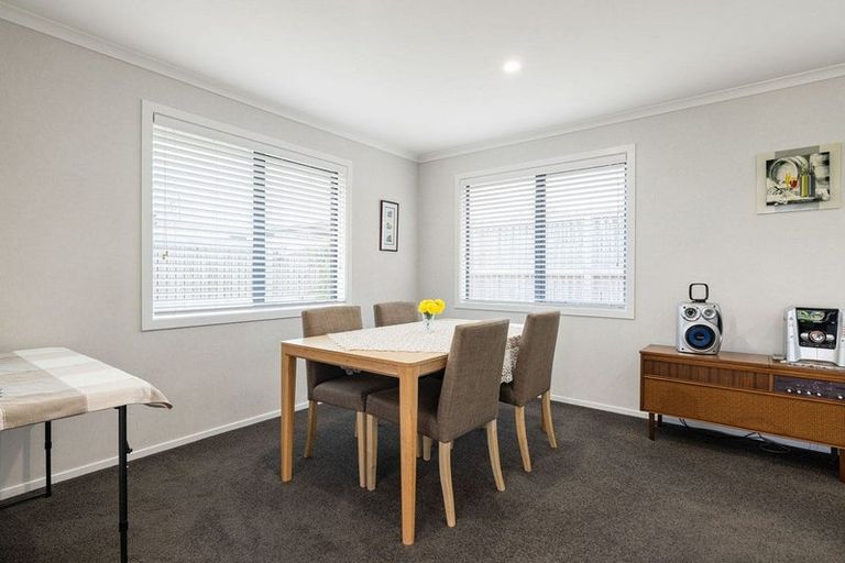 Photo of property in 5 Clifford Close, Leamington, Cambridge, 3432