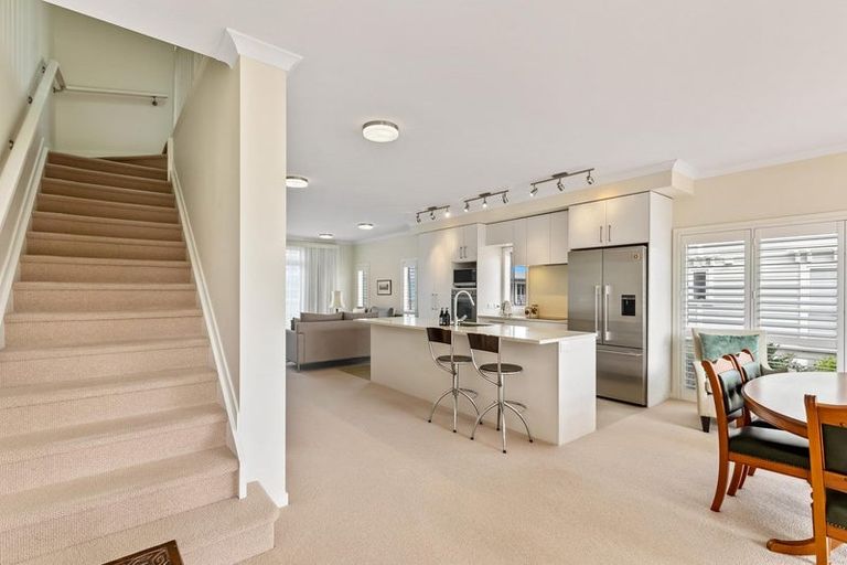 Photo of property in 134 Landmark Terrace, Orewa, 0931