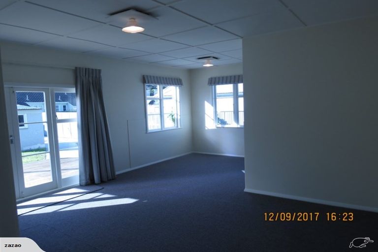Photo of property in 107 Thackeray Street, Napier South, Napier, 4110