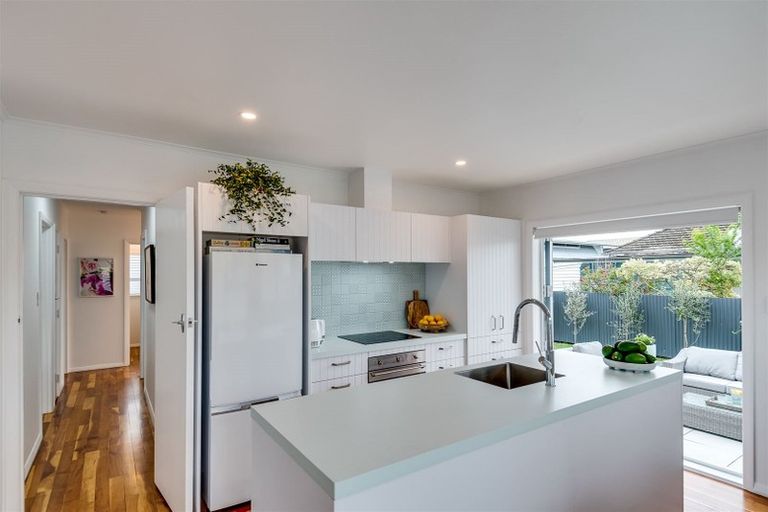 Photo of property in 3a White Street, Taradale, Napier, 4112