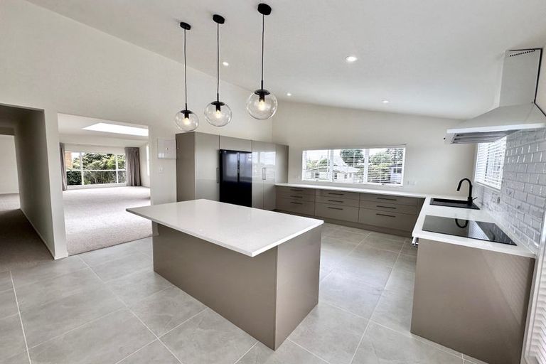 Photo of property in 20 Tiverton Crescent, Whalers Gate, New Plymouth, 4310
