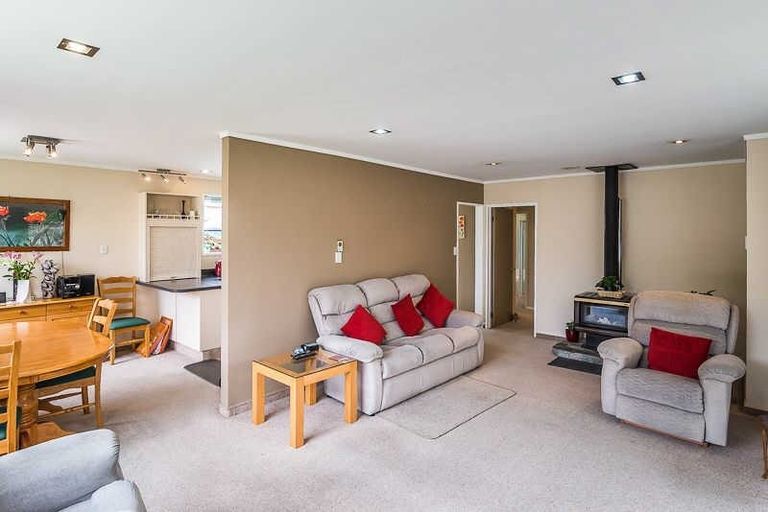 Photo of property in 16 Martin Road, Paraparaumu Beach, Paraparaumu, 5032